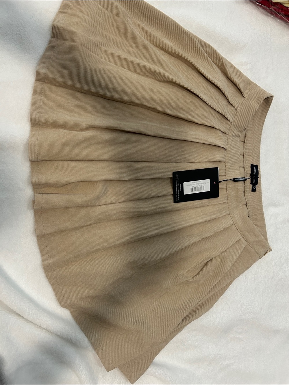 PrettyLittleThing Beige Pleated Skater Mini Skirt